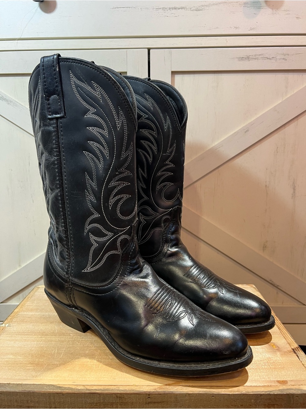 Laredo 5740 "Lea Vamp Fox" Women’s 8.5 Black Leather Western Cowgirl Boots